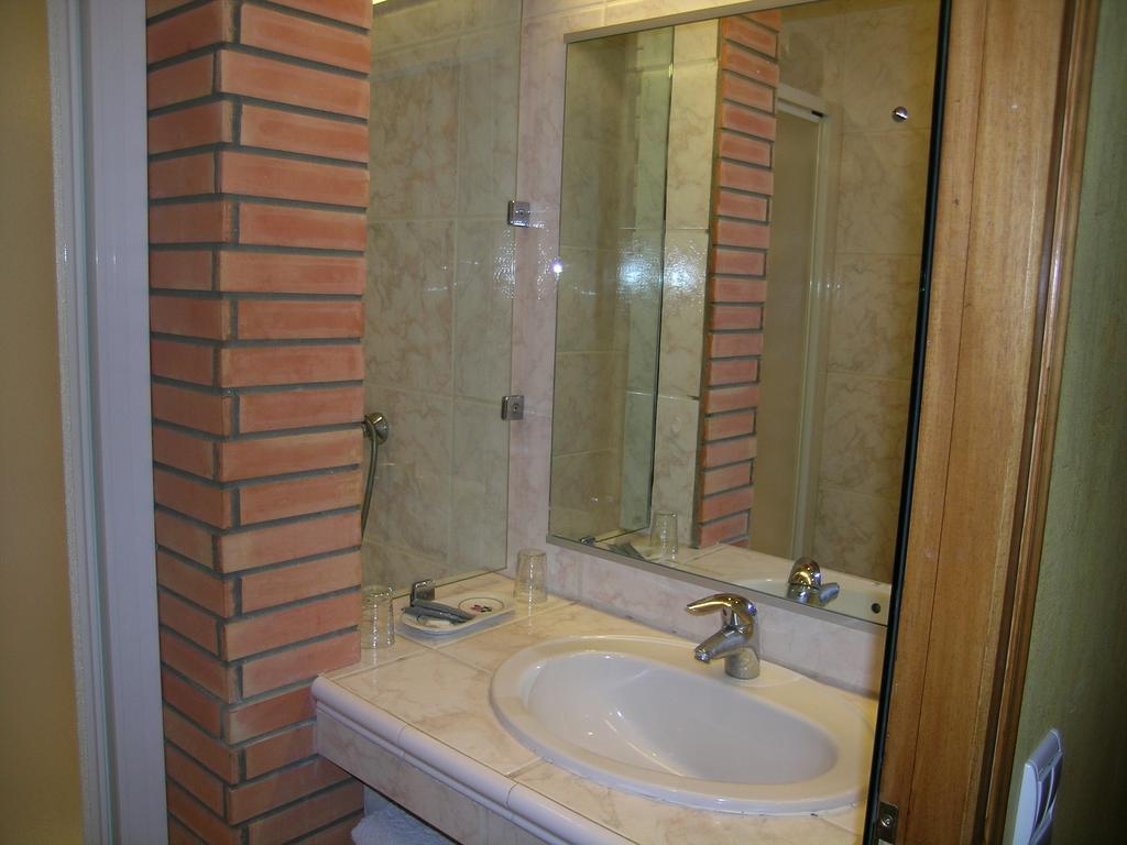 Hotel La Pergola Amélie-les-Bains-Palalda الغرفة الصورة